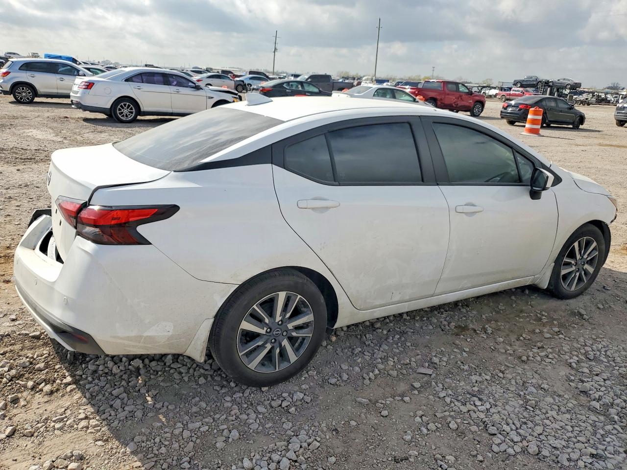 2025 NISSAN VERSA