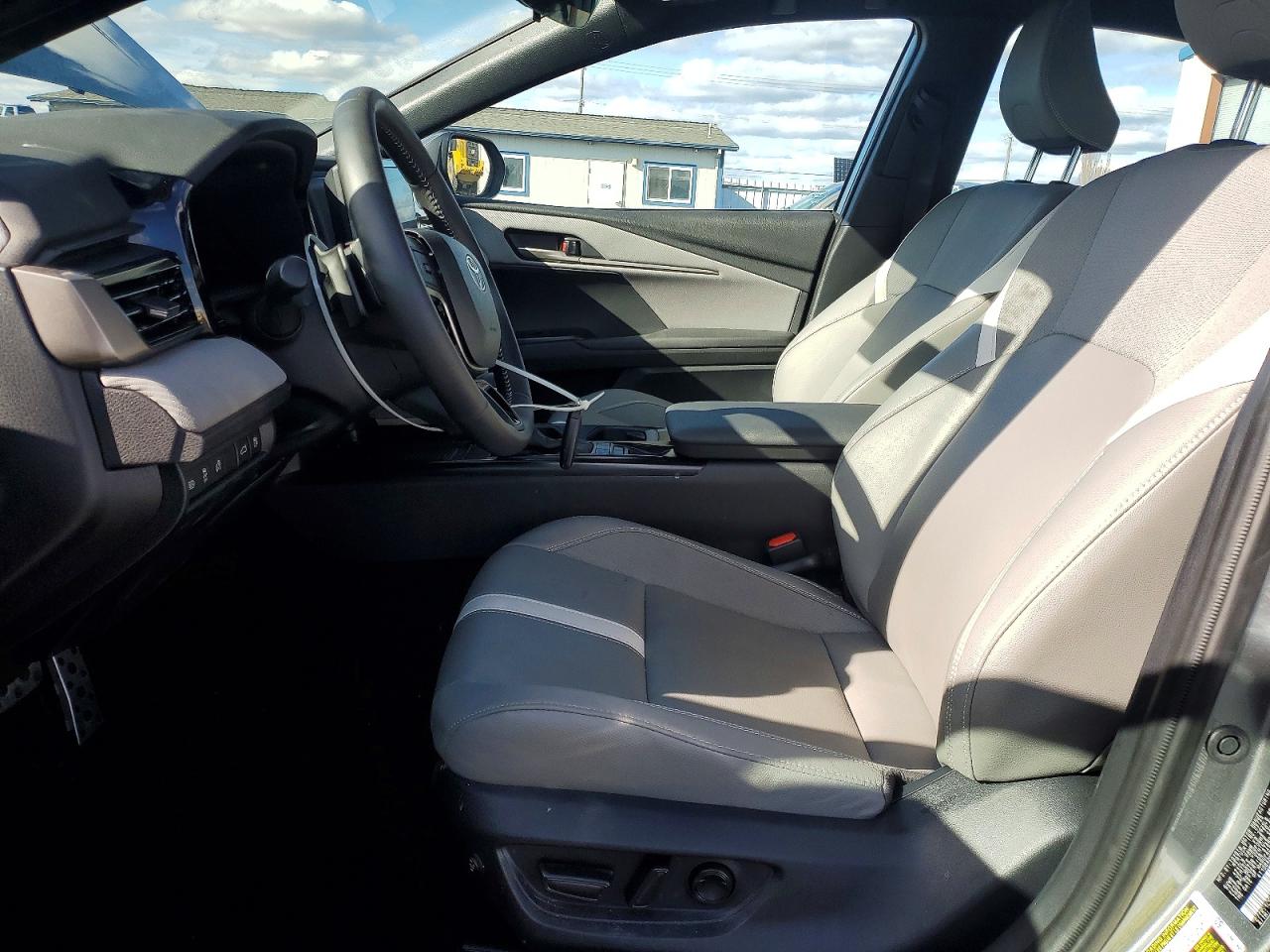 2025 TOYOTA CAMRY