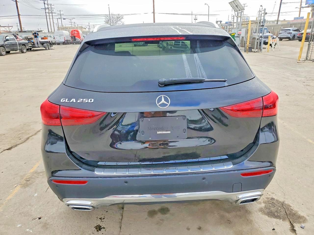 2025 MERCEDES BENZ GLA-CLASS