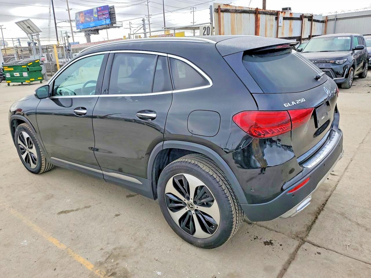2025 MERCEDES BENZ GLA-CLASS
