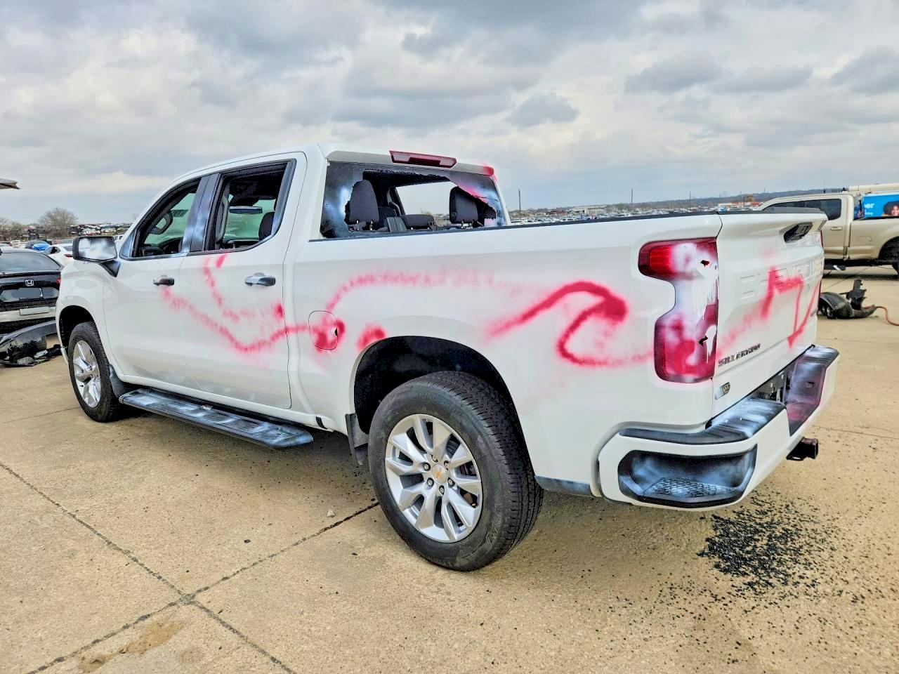 2024 CHEVROLET SILVERADO