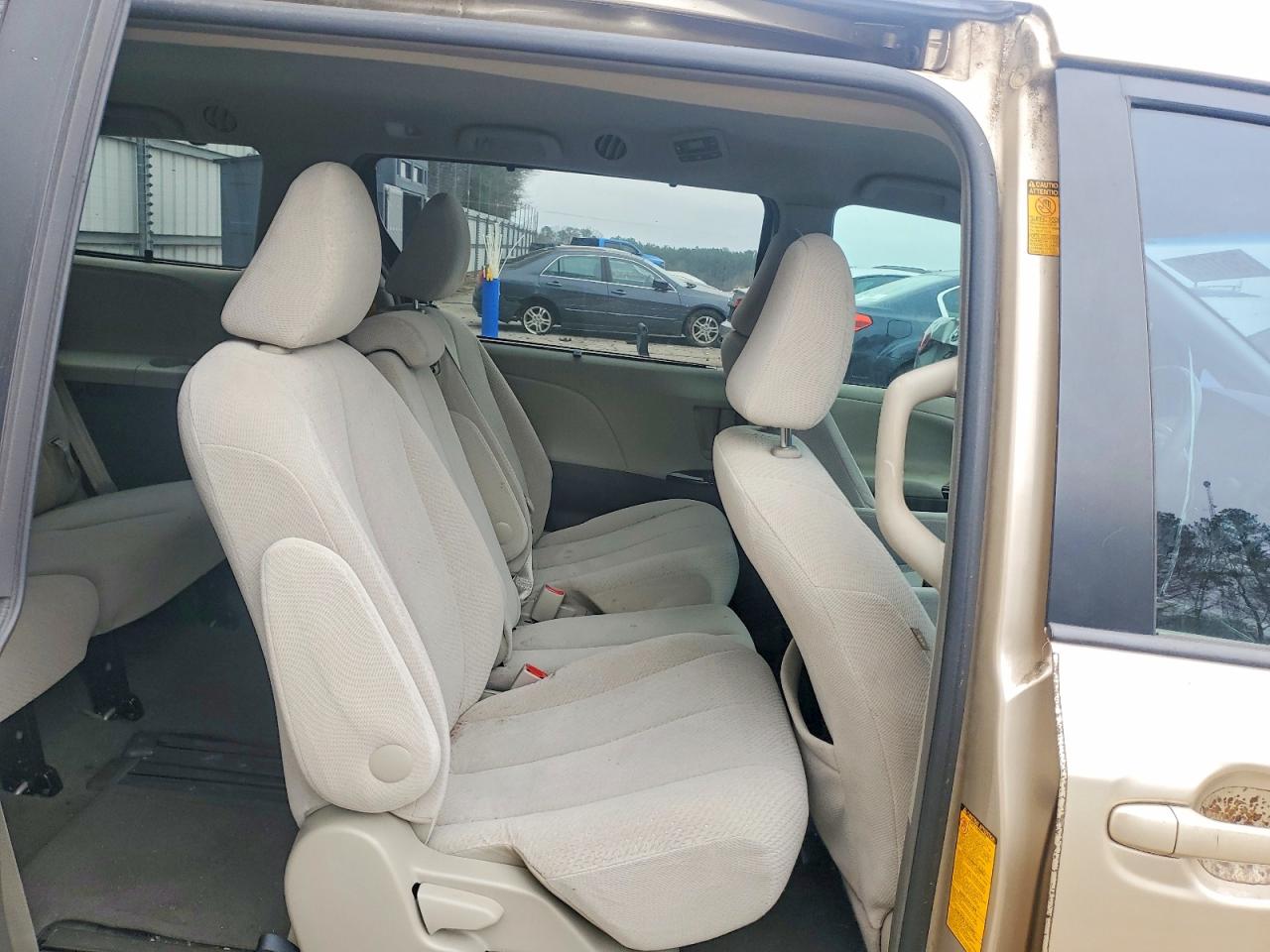 2014 TOYOTA SIENNA