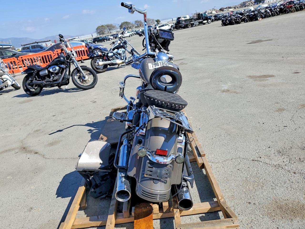 2019 HARLEY DAVIDSON FL