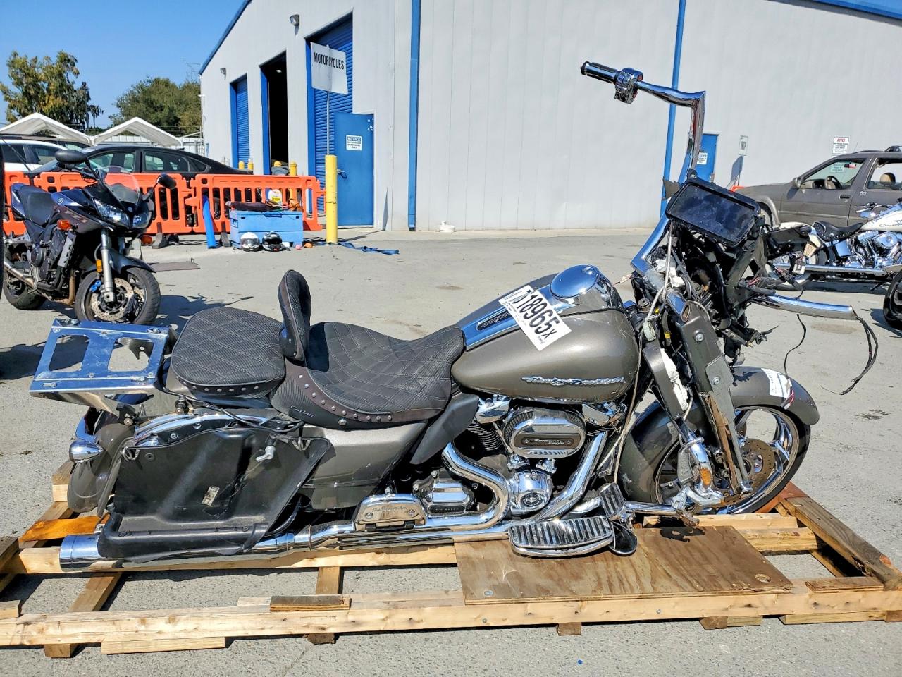 2019 HARLEY DAVIDSON FL