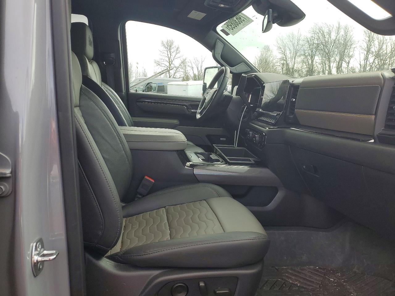2025 CHEVROLET SILVERADO