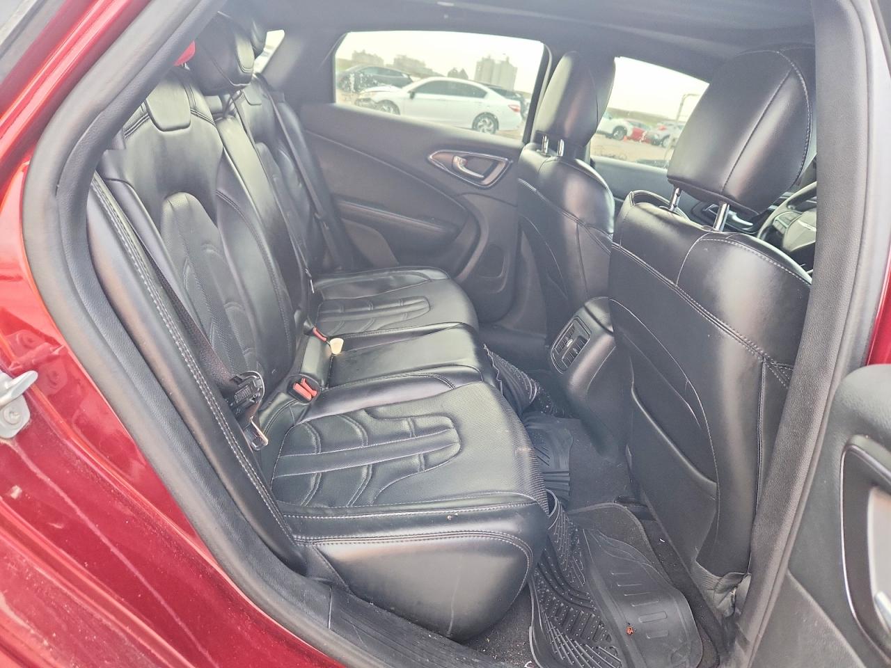 2016 CHRYSLER 200