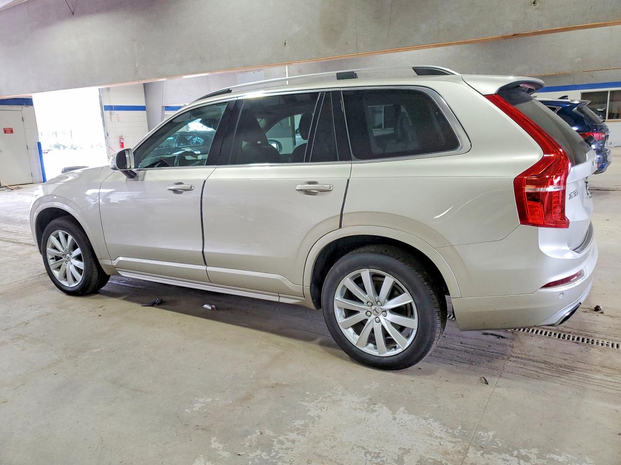 2016 VOLVO XC90
