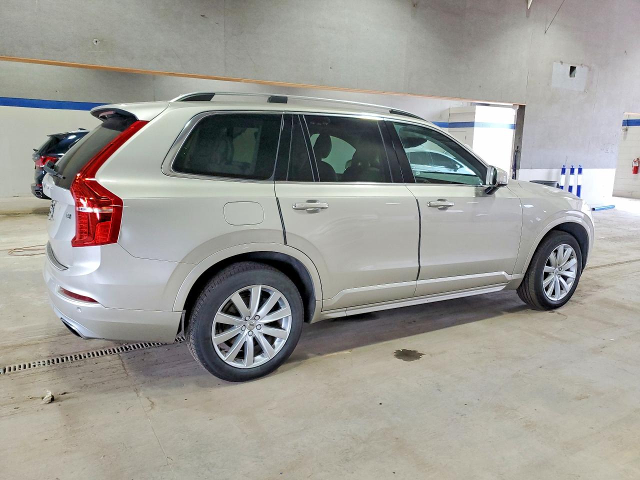 2016 VOLVO XC90