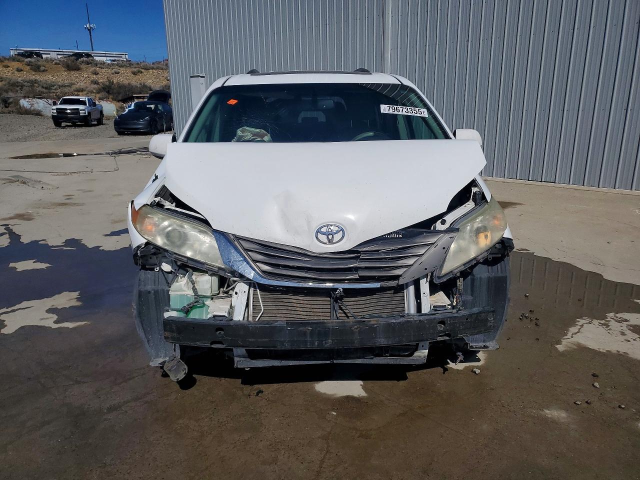 2011 TOYOTA SIENNA