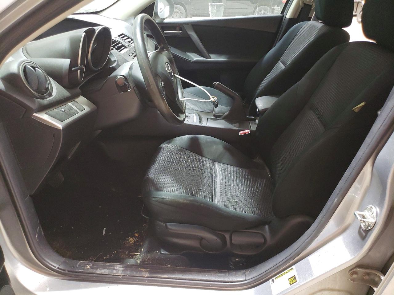 2013 MAZDA 3