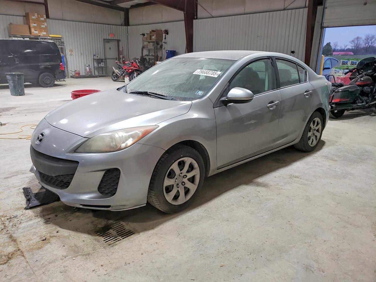 2013 MAZDA 3