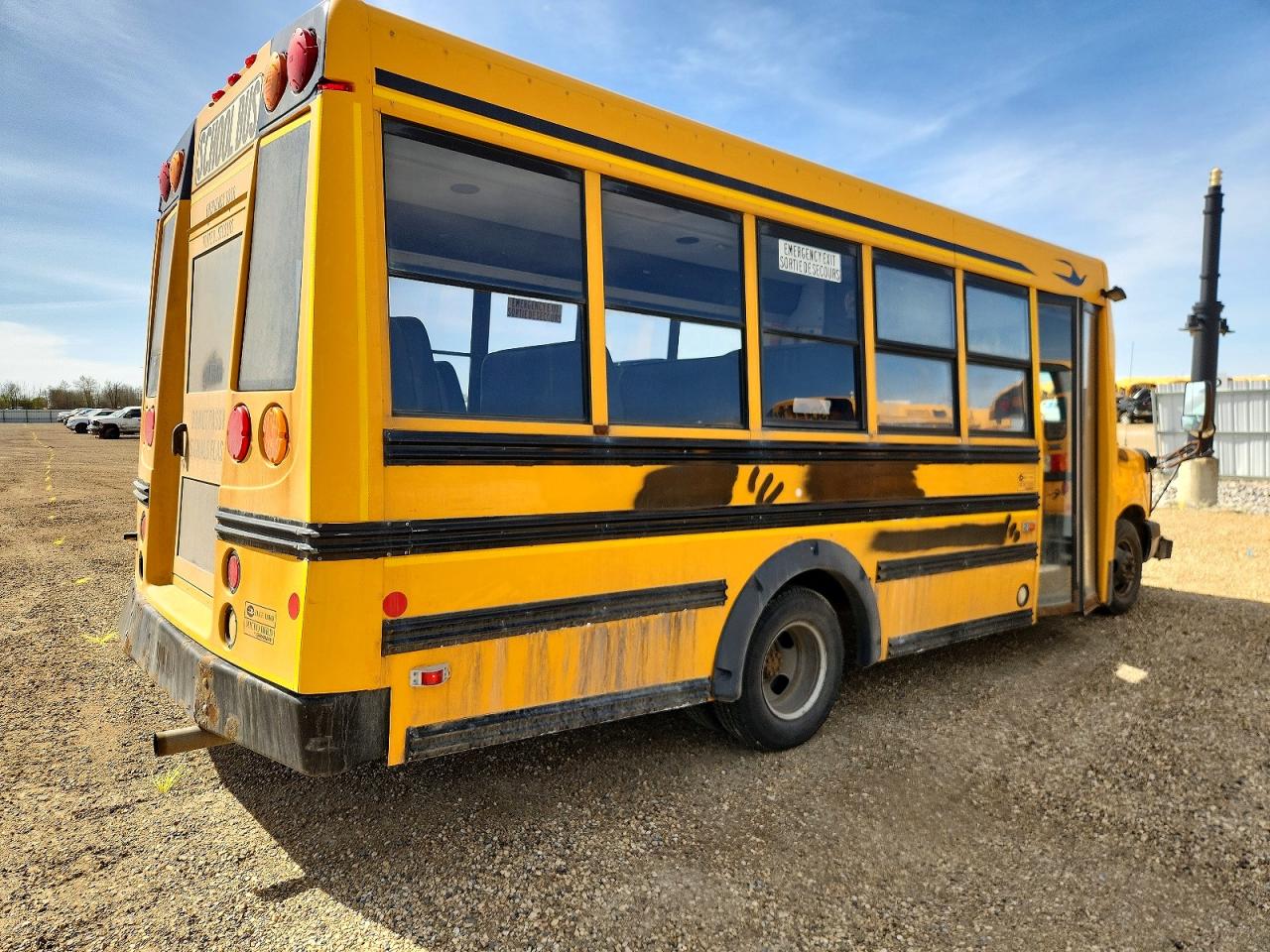 2011 GMC MICRO BIRD