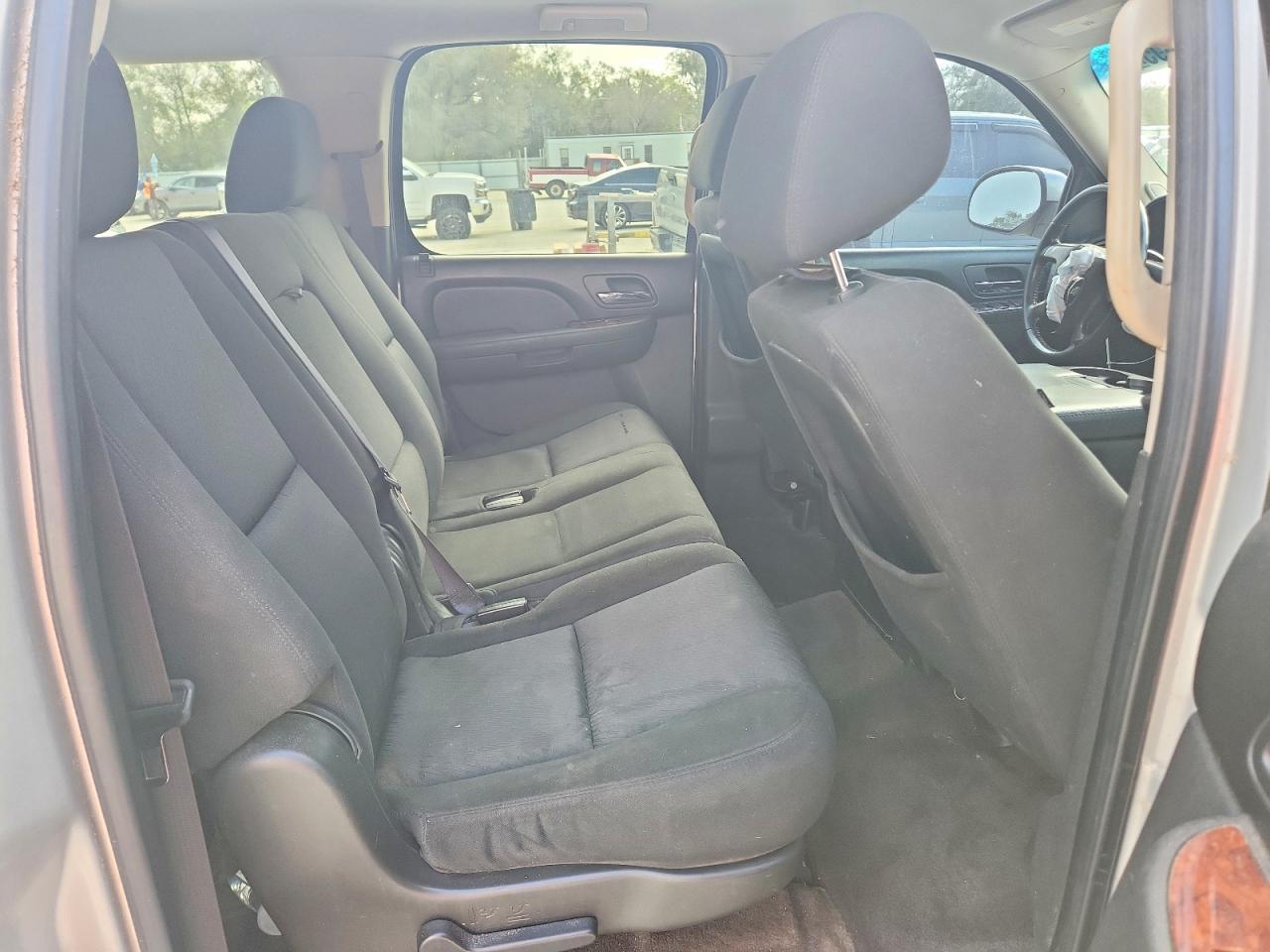 2011 CHEVROLET SUBURBAN