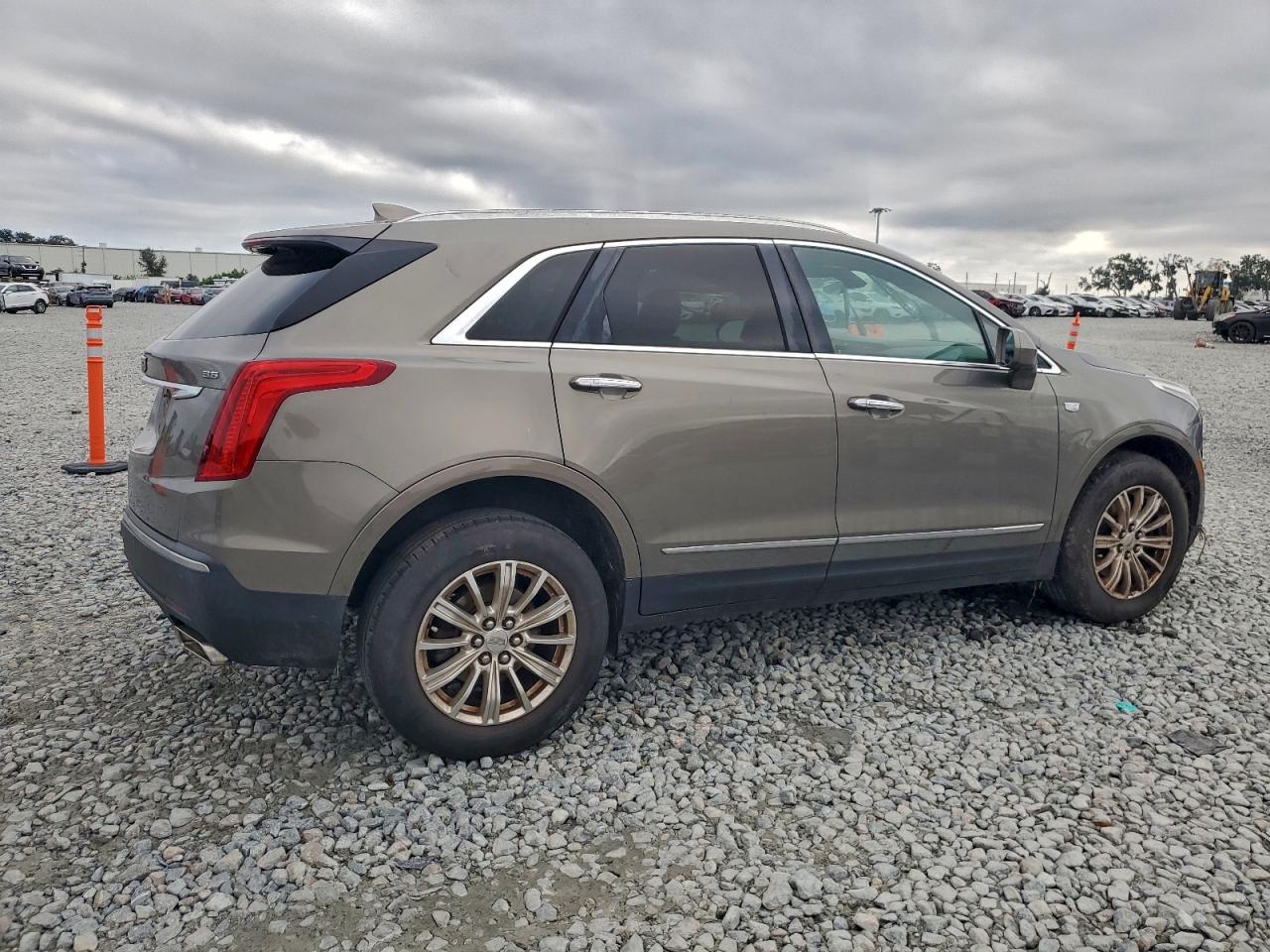 2017 CADILLAC XT5