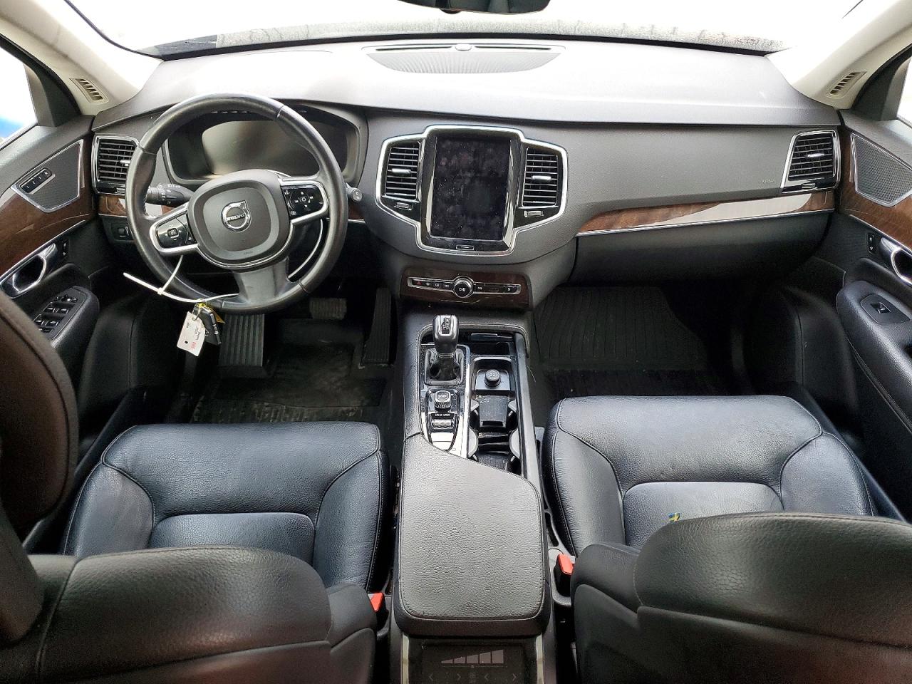 2016 VOLVO XC90