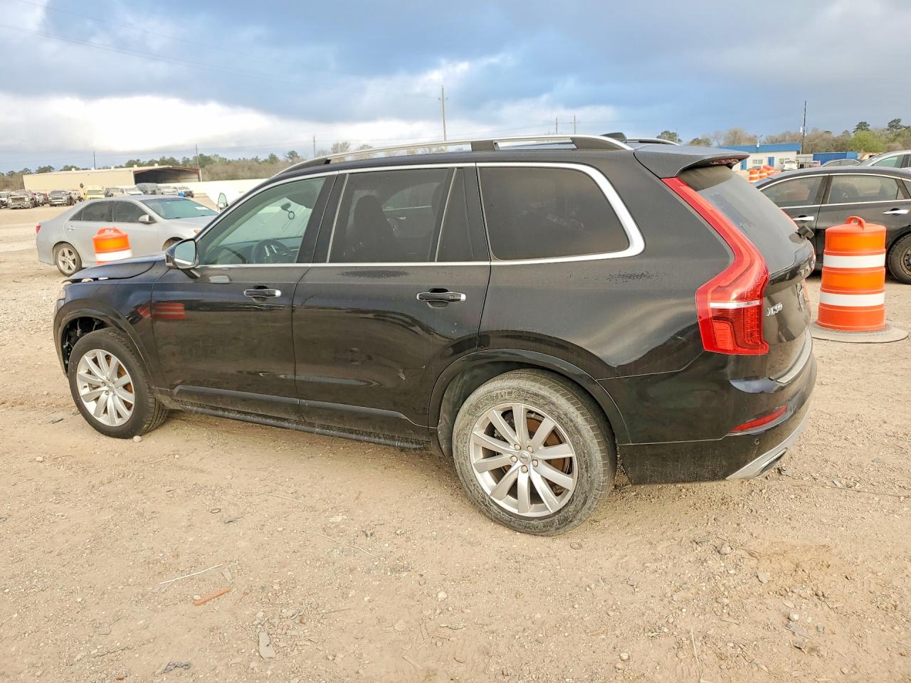 2016 VOLVO XC90