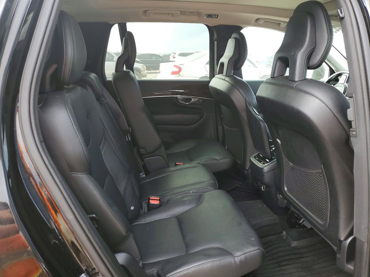 2016 VOLVO XC90