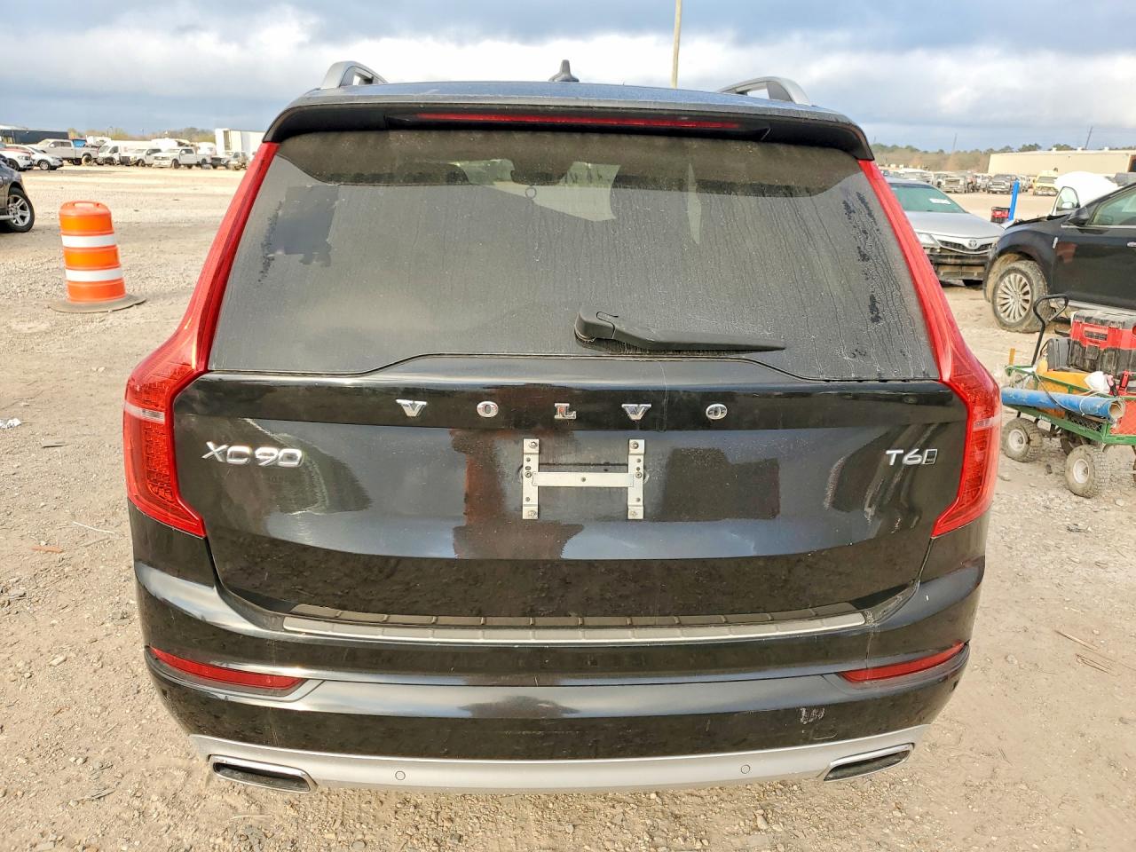 2016 VOLVO XC90