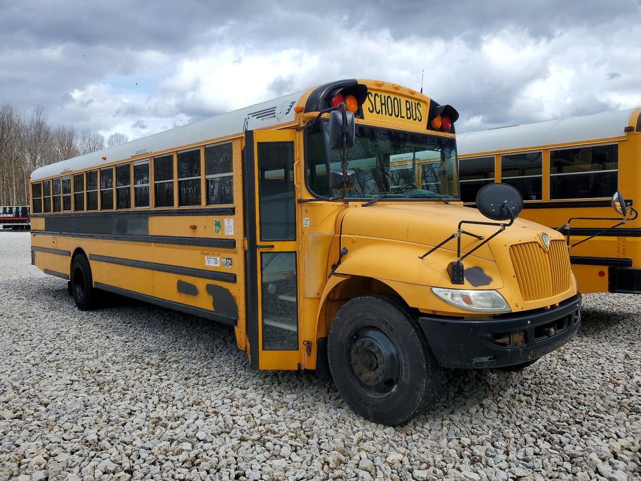 2013 IC CORPORATION CE SERIES