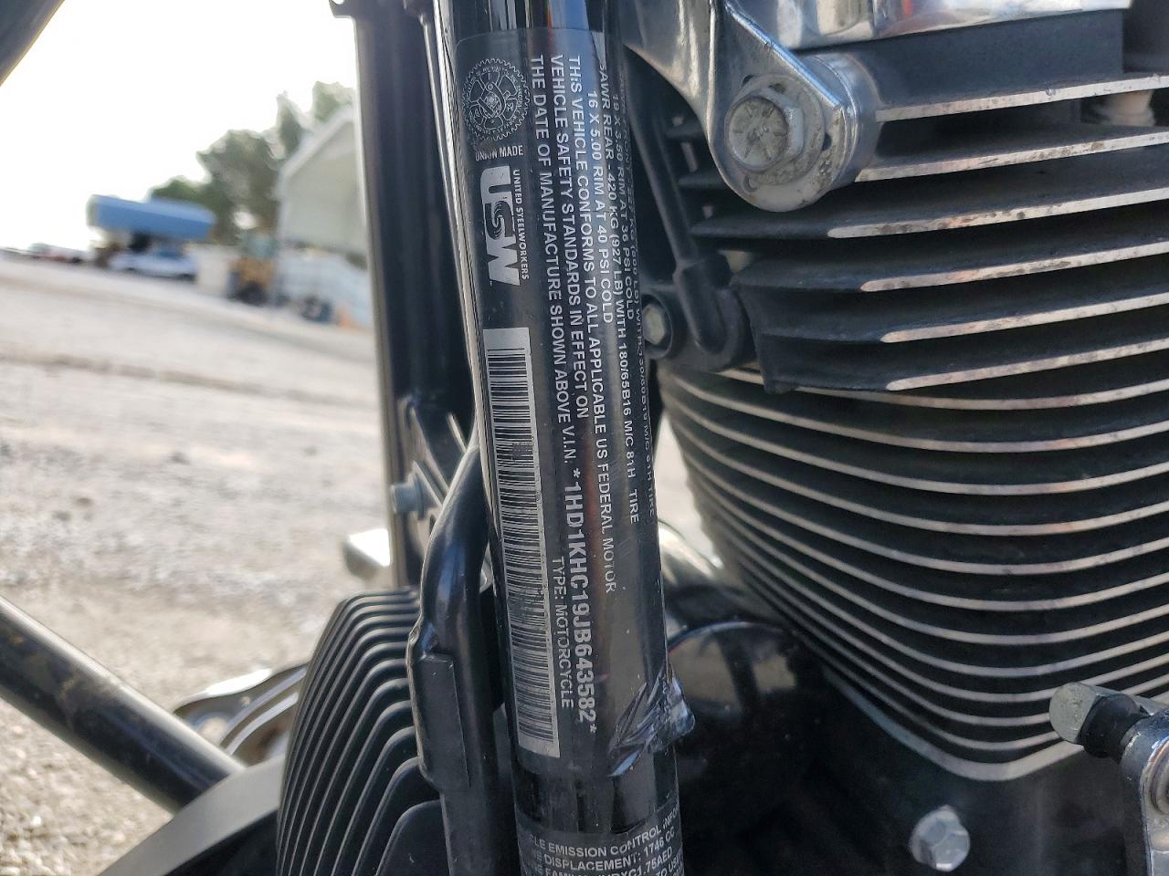 2018 HARLEY-DAVIDSON FL