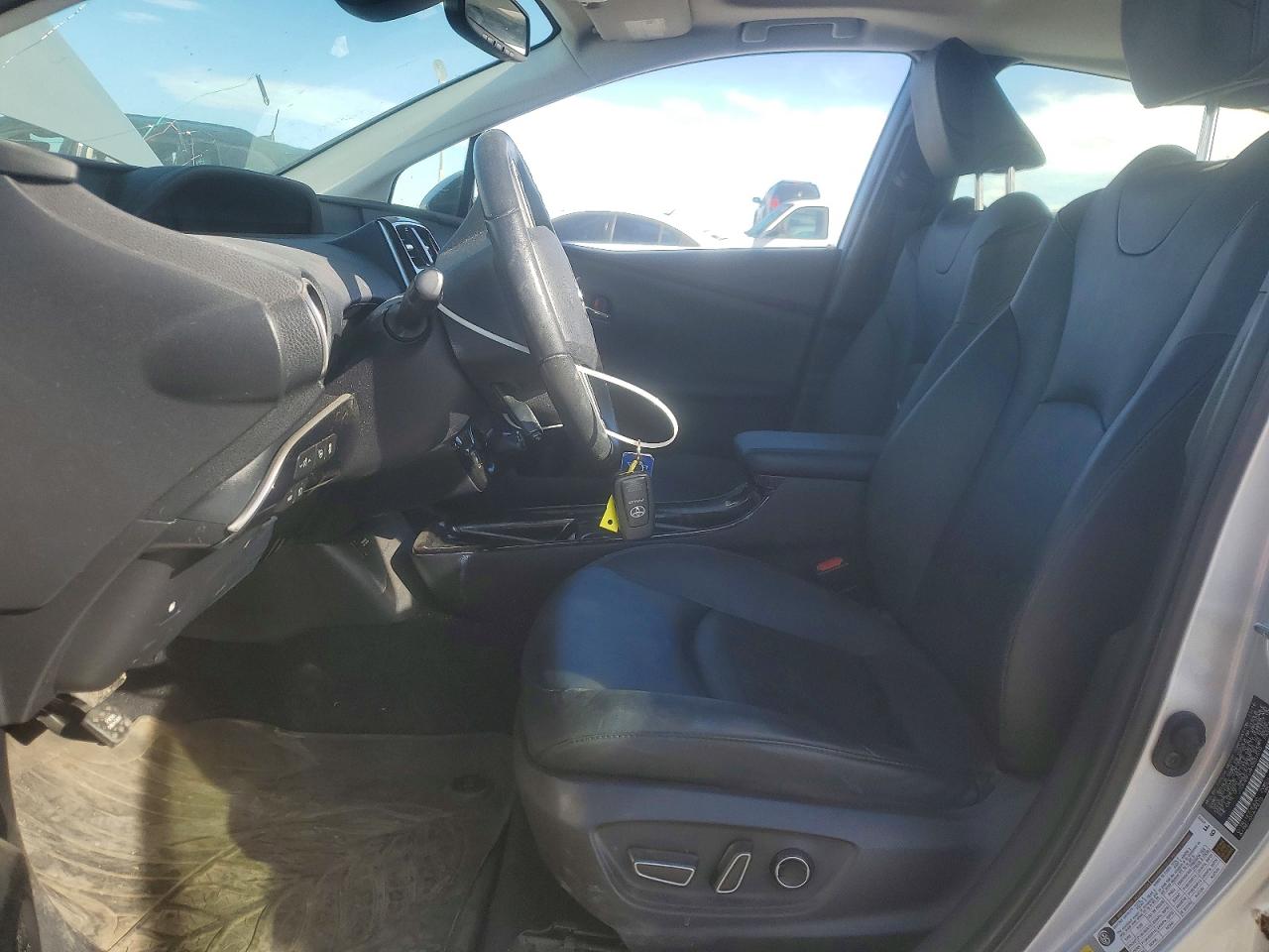 2017 TOYOTA PRIUS