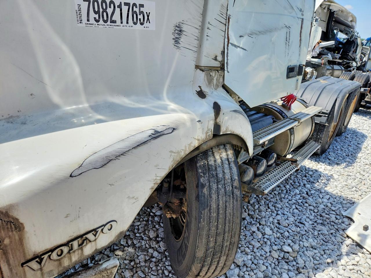 2001 VOLVO VNM