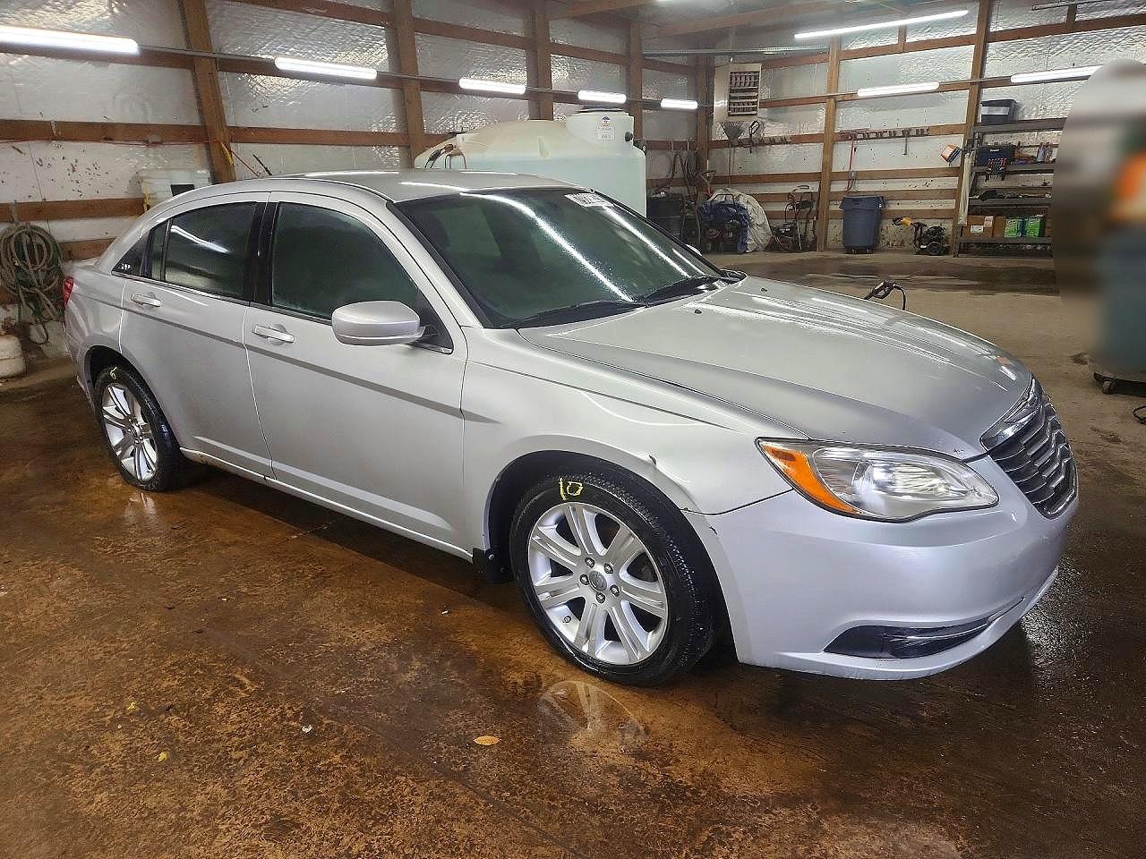 2011 CHRYSLER 200