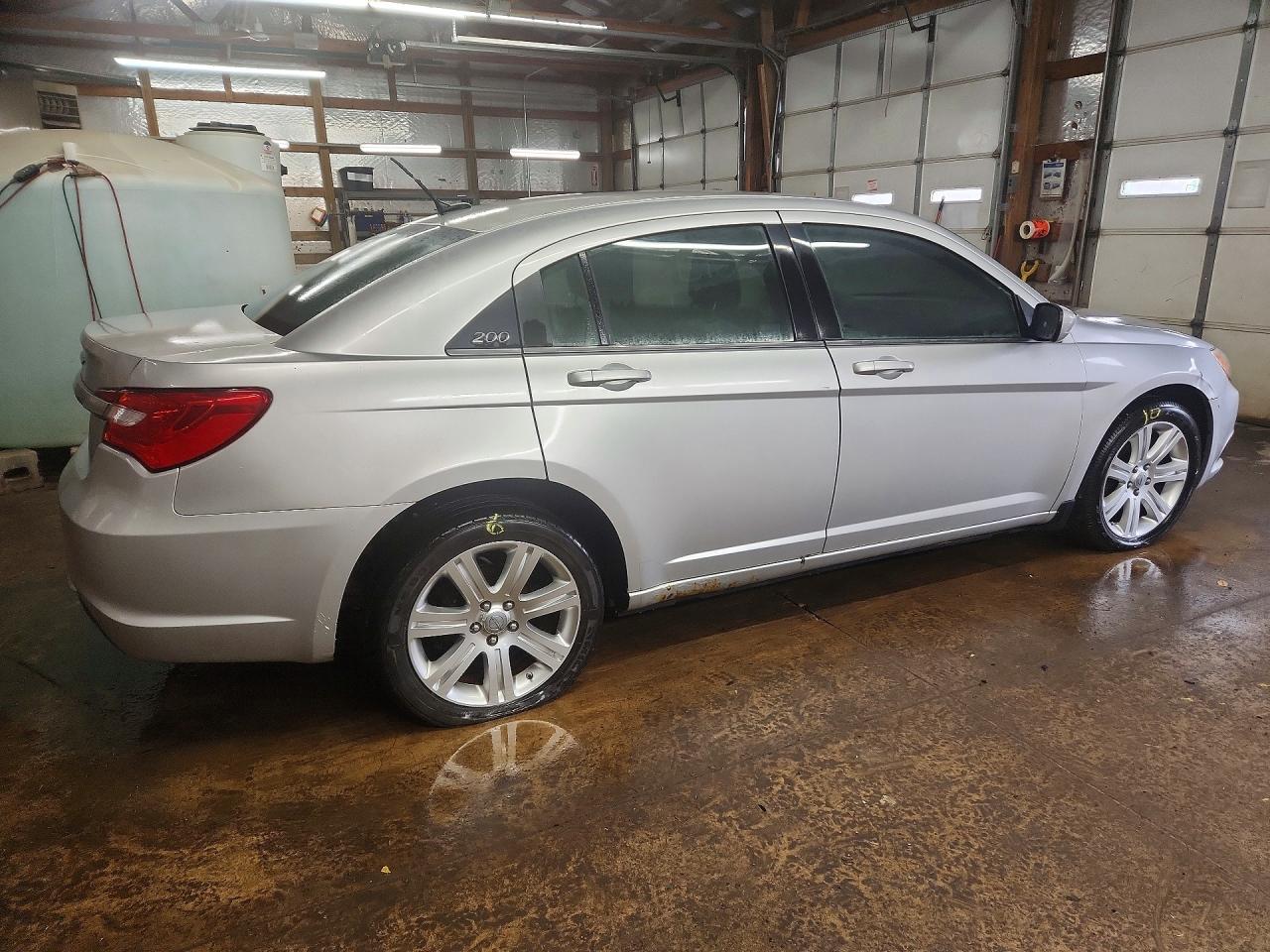 2011 CHRYSLER 200