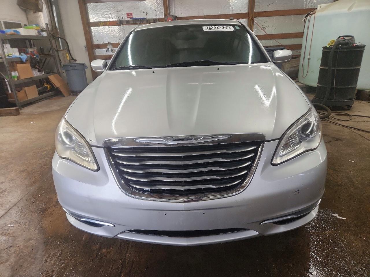 2011 CHRYSLER 200