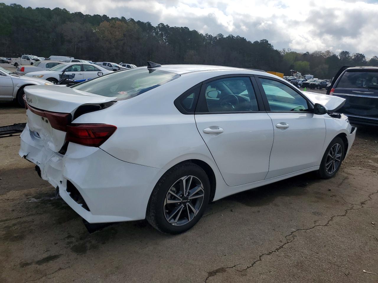 2024 KIA FORTE