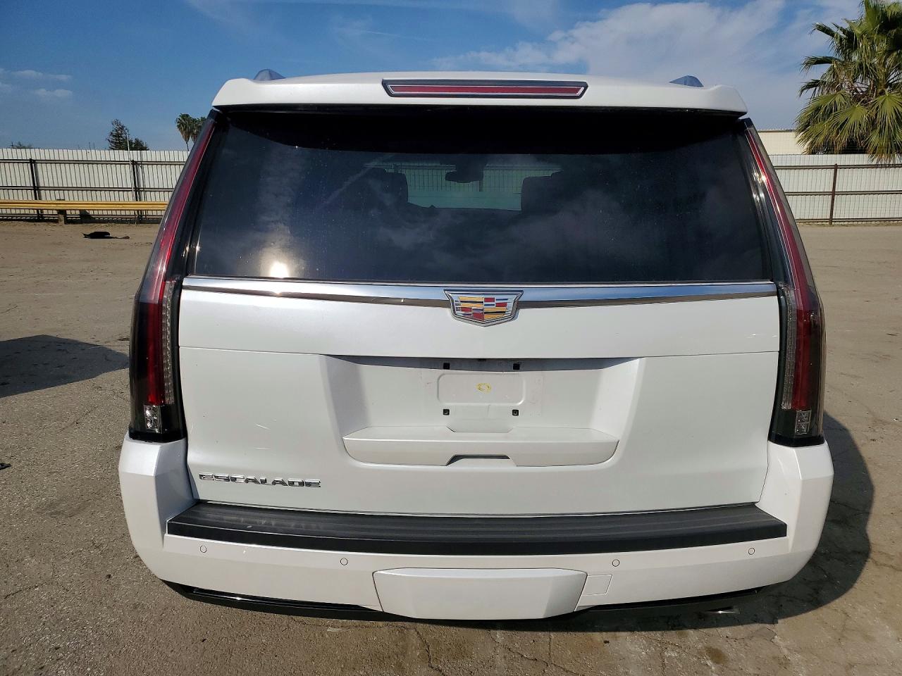 2016 CADILLAC ESCALADE