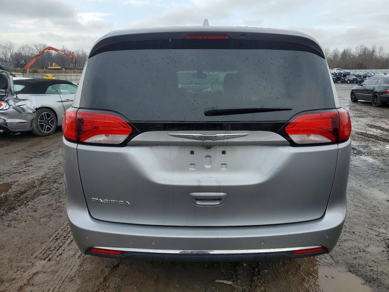 2017 CHRYSLER PACIFICA