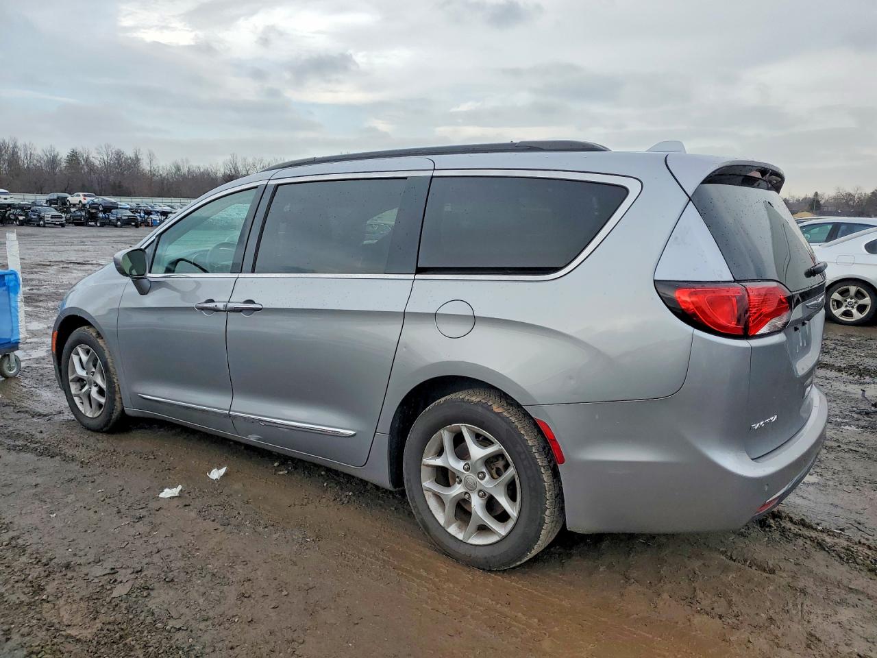 2017 CHRYSLER PACIFICA