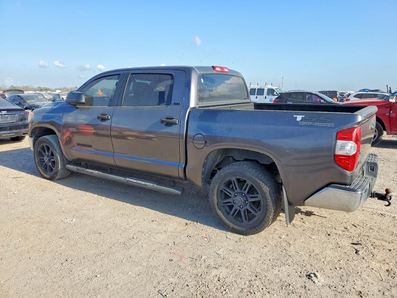2017 TOYOTA TUNDRA