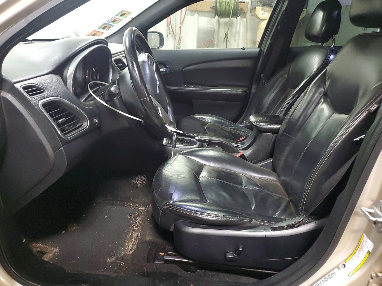 2013 CHRYSLER 200