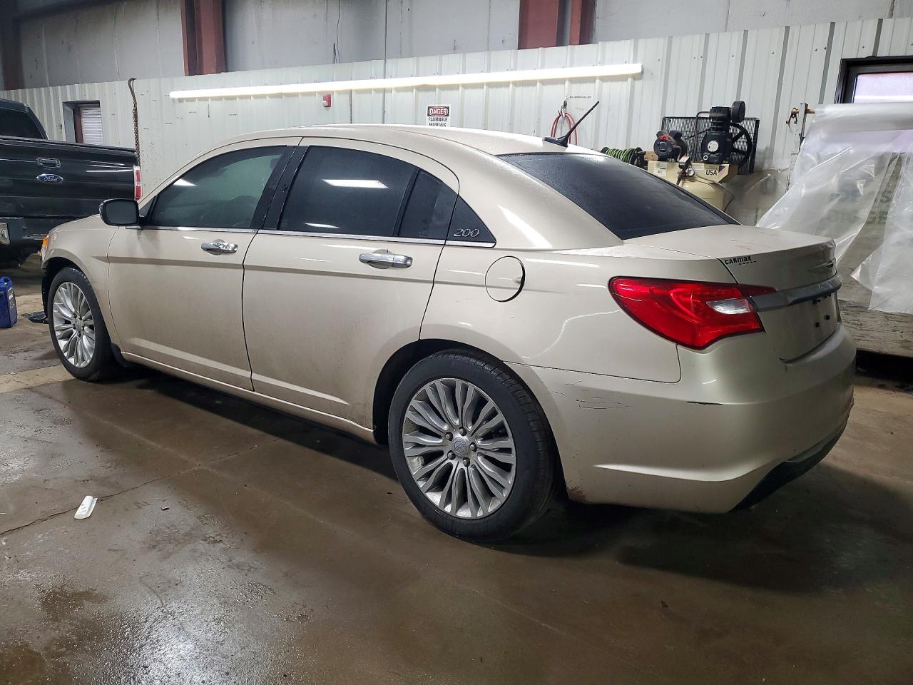 2013 CHRYSLER 200