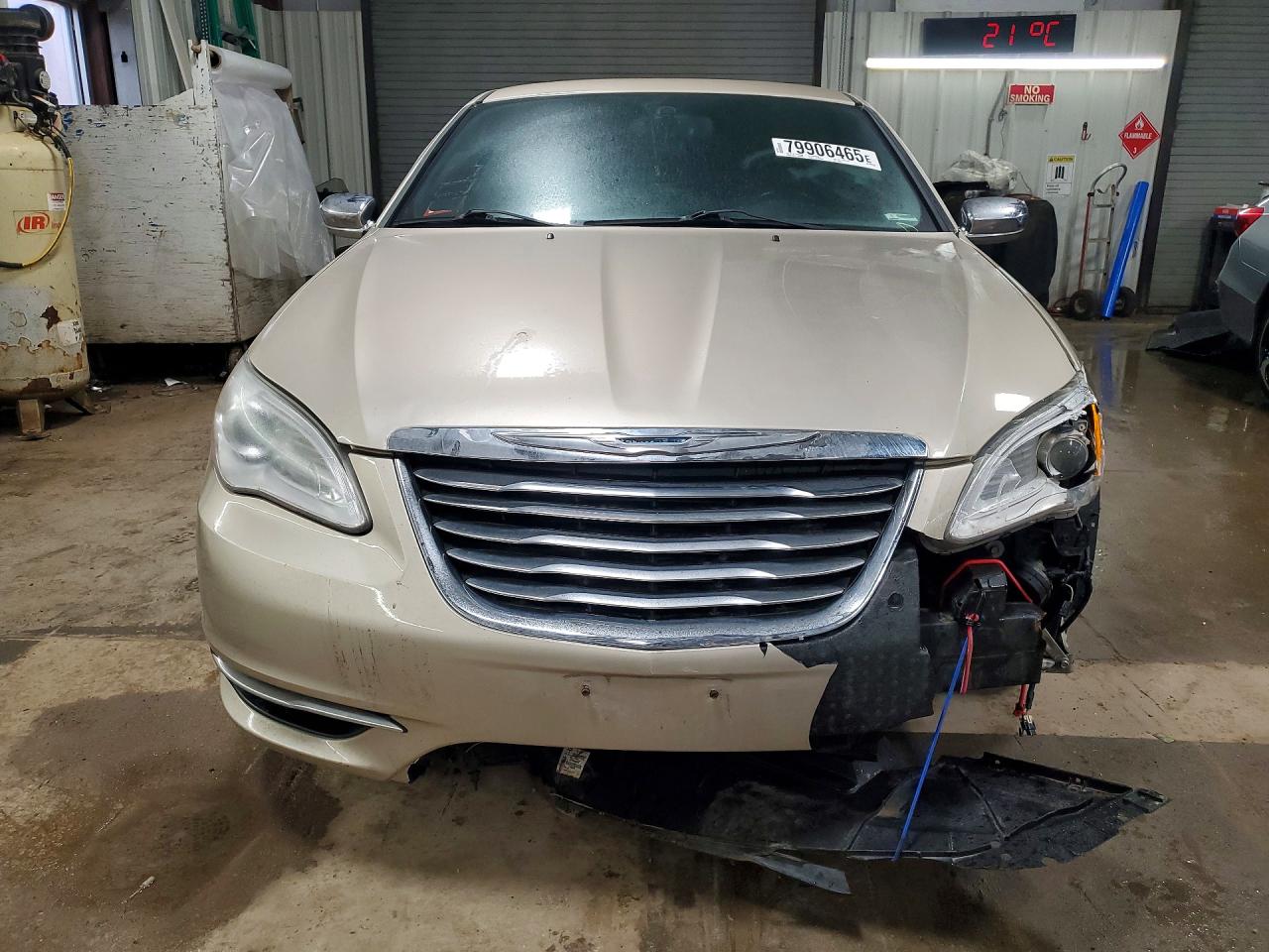 2013 CHRYSLER 200