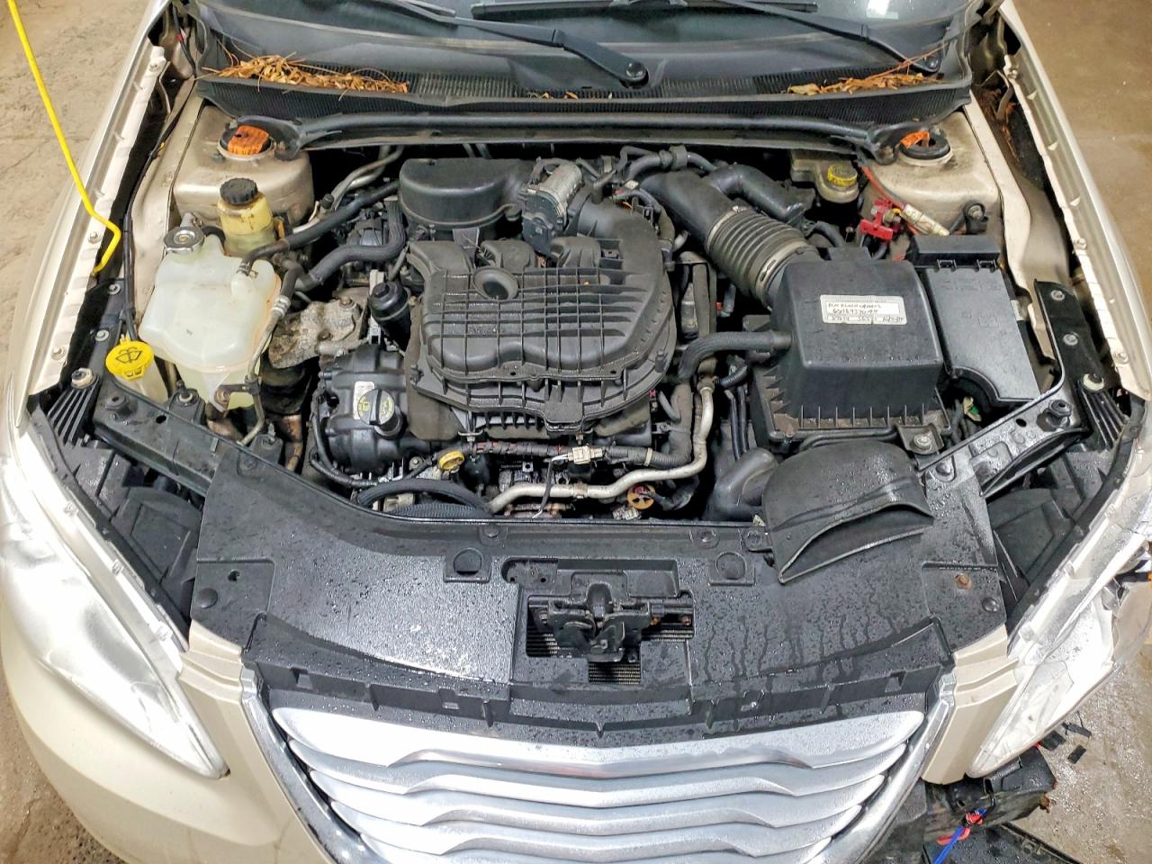 2013 CHRYSLER 200