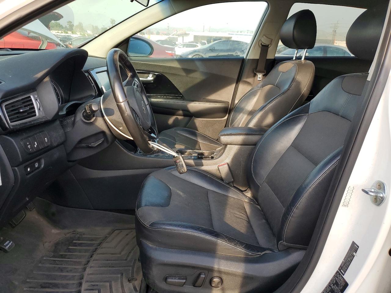 2017 KIA NIRO
