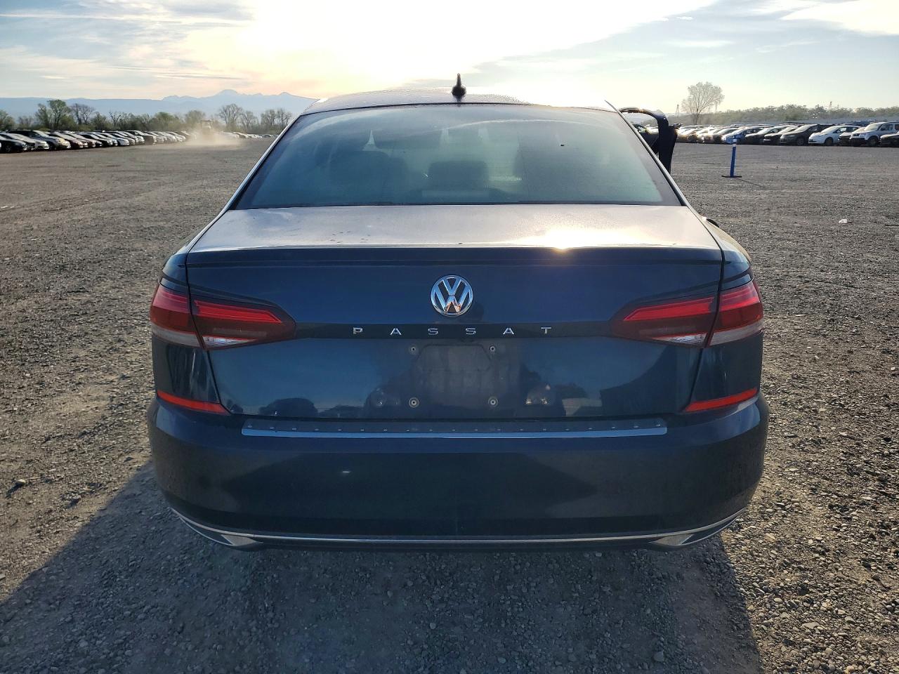 2021 VOLKSWAGEN PASSAT