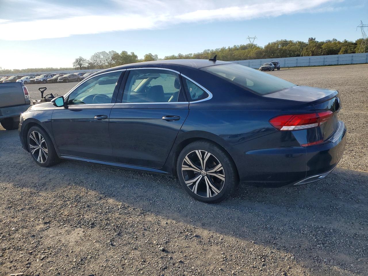 2021 VOLKSWAGEN PASSAT