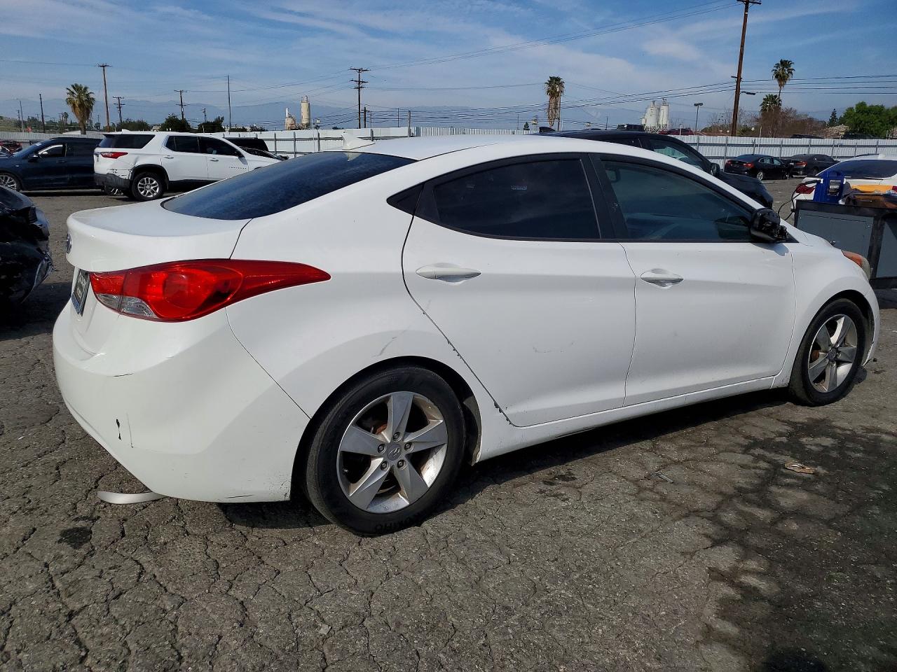 2013 HYUNDAI ELANTRA