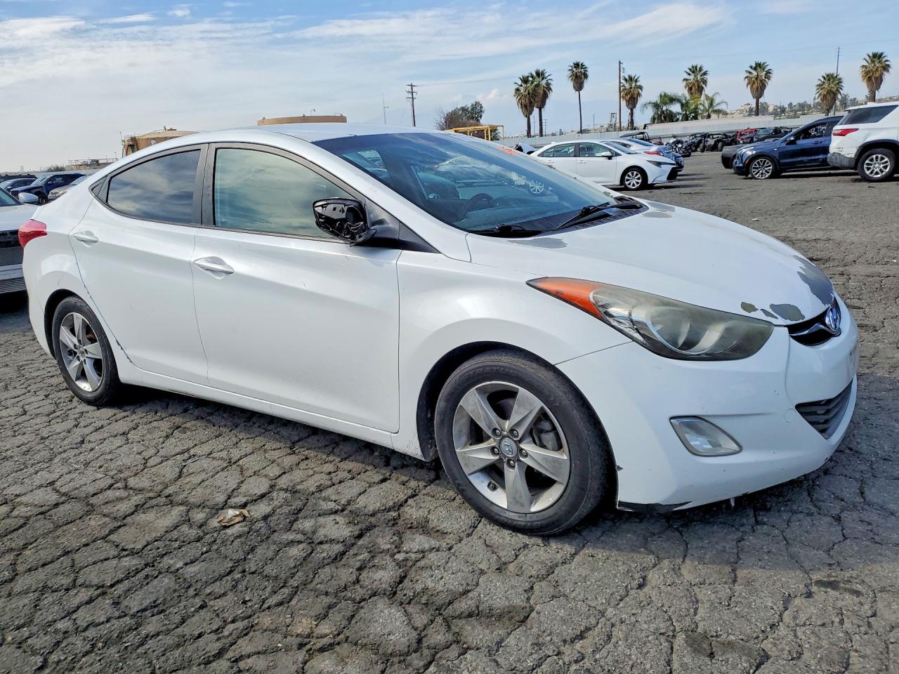 2013 HYUNDAI ELANTRA