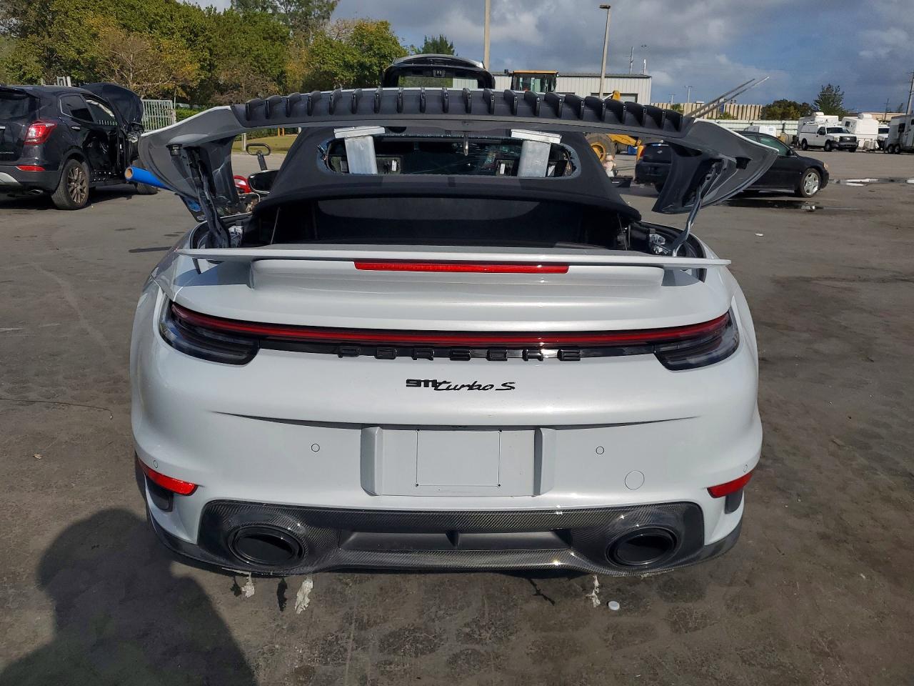 2023 PORSCHE 911