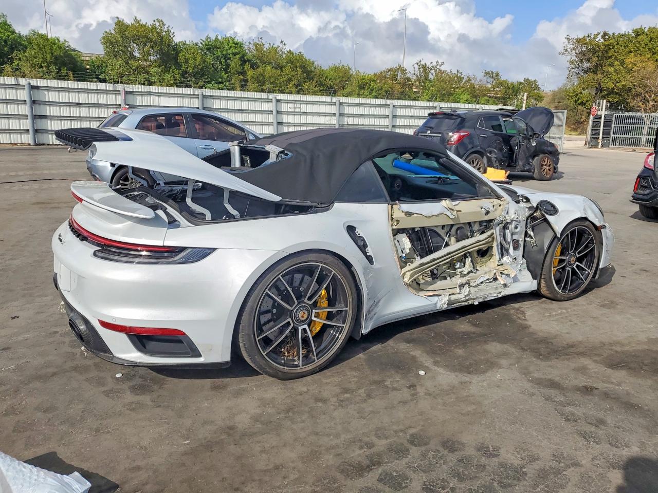2023 PORSCHE 911