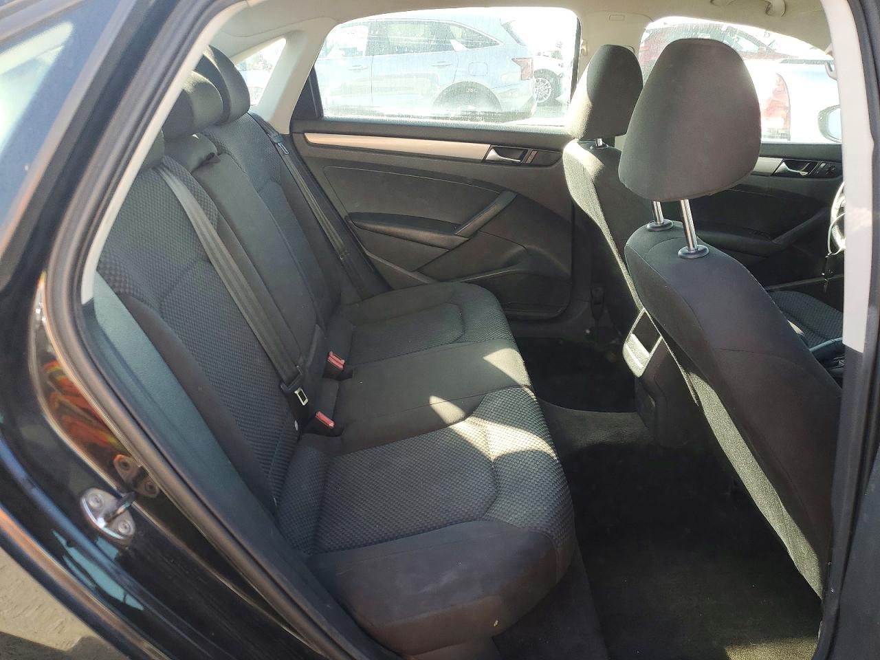 2012 VOLKSWAGEN PASSAT