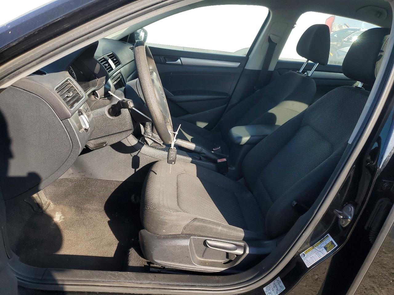 2012 VOLKSWAGEN PASSAT