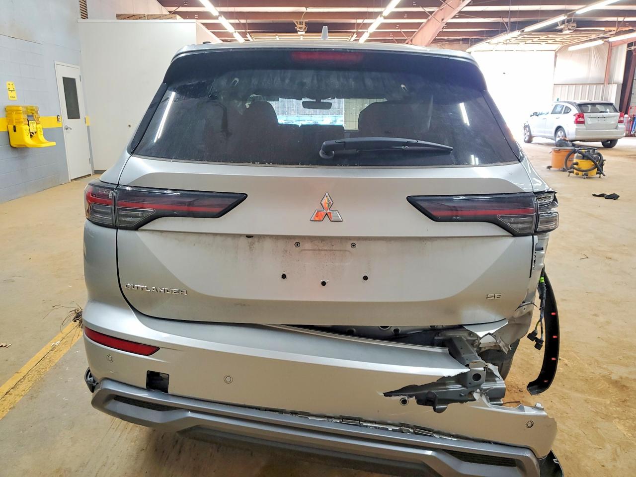 2025 MITSUBISHI OUTLANDER