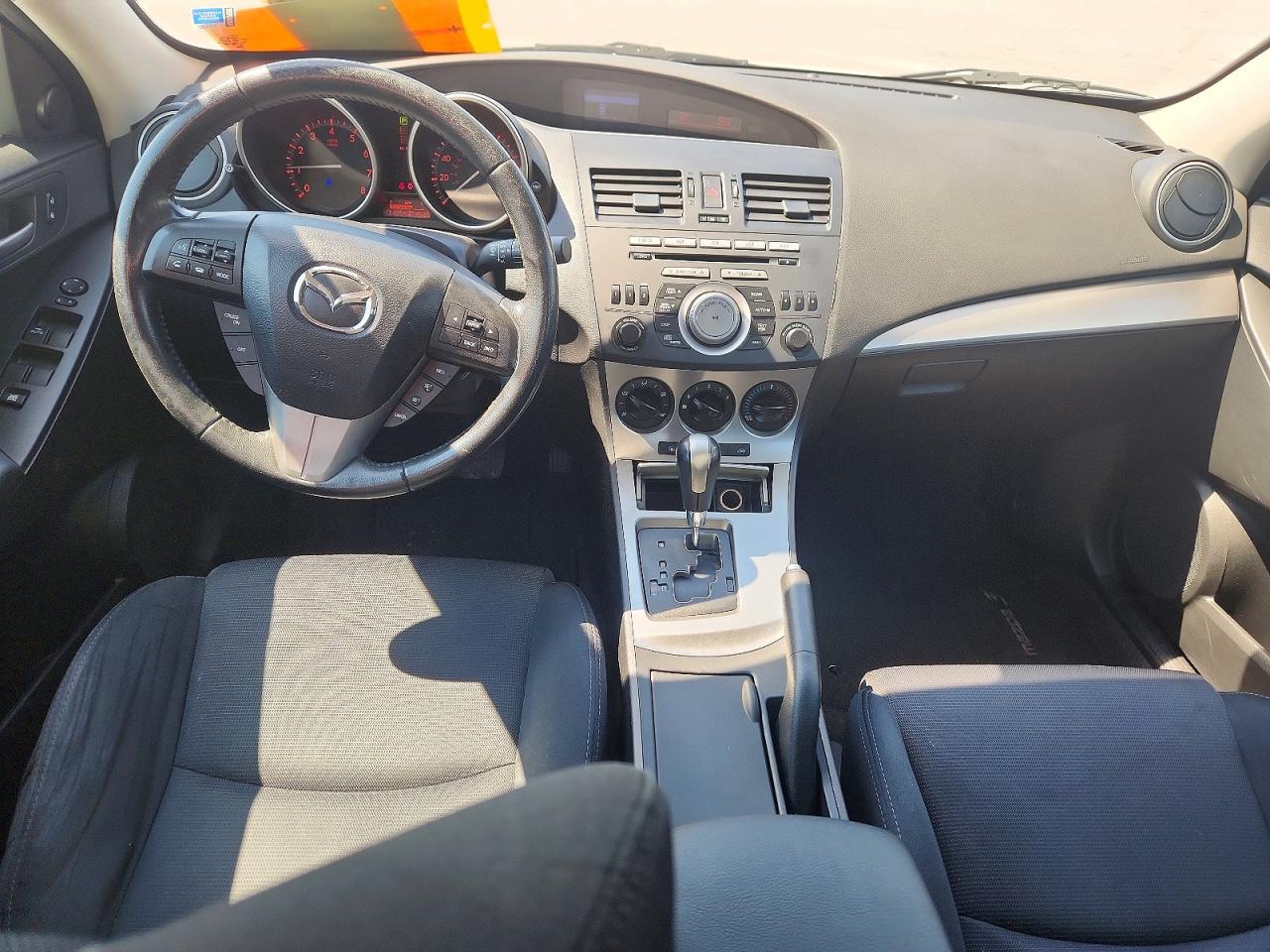 2011 MAZDA 3