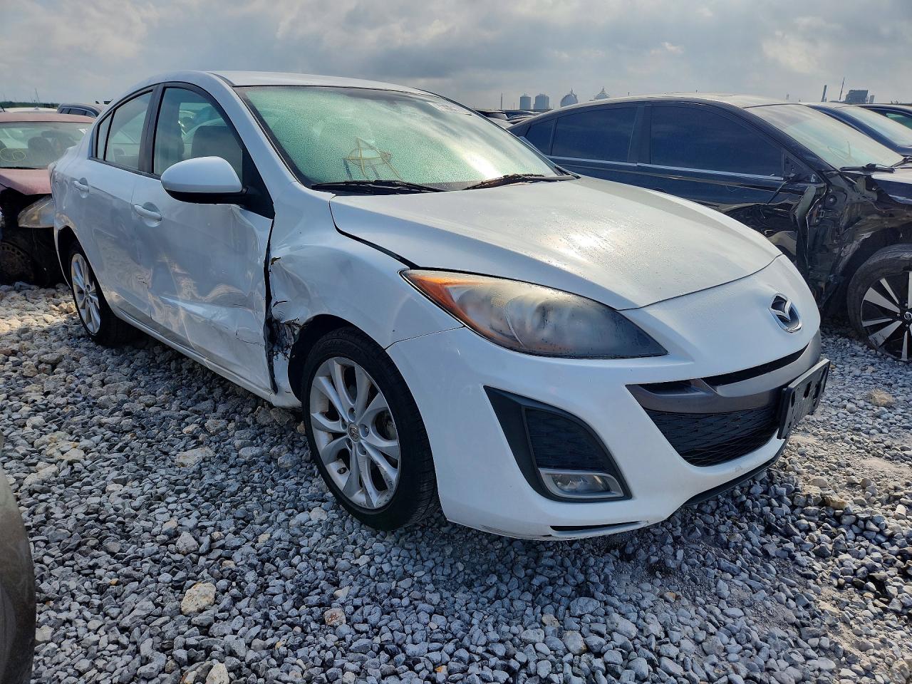 2011 MAZDA 3